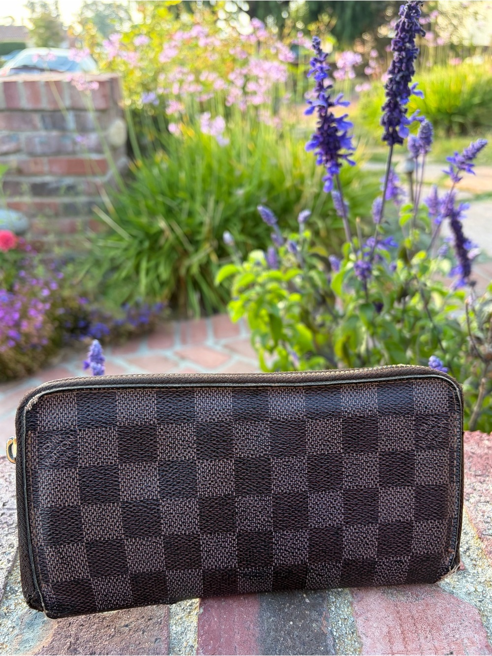 Louis Vuitton Damier Long Zip Wallet Authentic 2009 DateCode Damaged